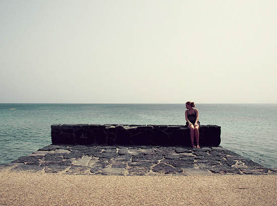 Seule au bord de l'eau (2012)