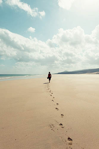 Pas après pas, dans le sable (2015)