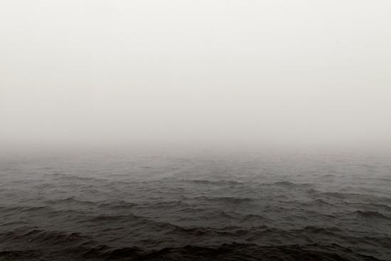 Rencontre inattendue avec un lac ressemblant à la mer sous ce brouillard / Suisse (2016)