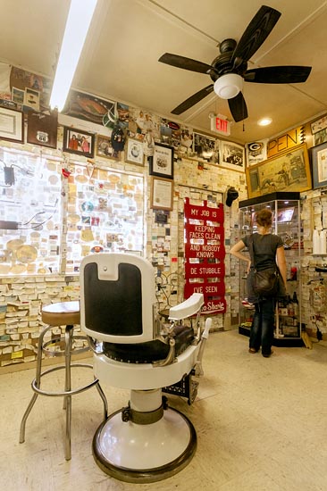 MY JOB IS KEEPING FACES CLEAN AND NOBODY KNOWS DE STUBBLE I'VE SEEN (2016)