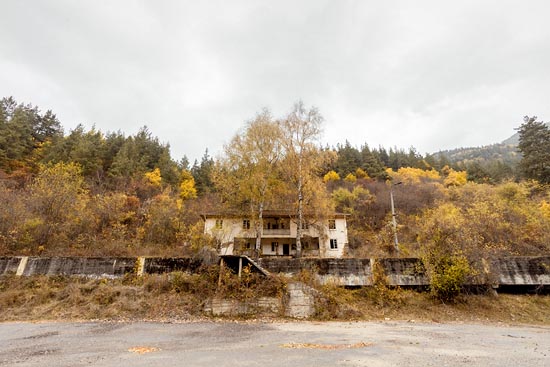 Maison dans les arbres / Bulgarie (2017)