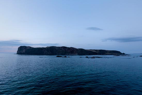 Neave Island in blue / Écosse (2018)