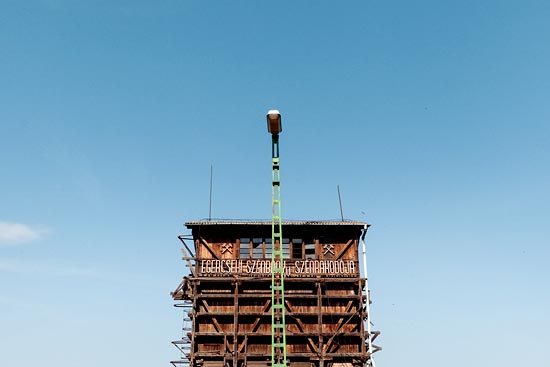 Egercsehi Szénbánya Szénrakodója et ciel bleu / Hongrie (2018)