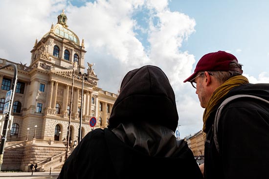 Amélie et Bruno devant le Musée National de Prague / Prague (2019)