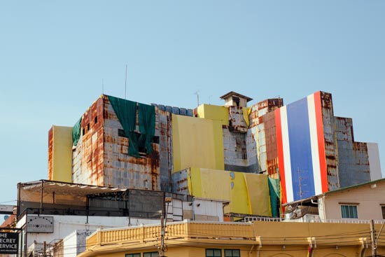 Architectural rusty and colored blocks / Thaïlande (2020)