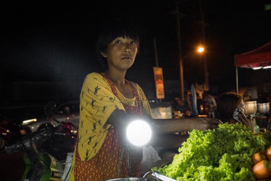 La vendeuse à l'ampoule I / Thaïlande (2020)