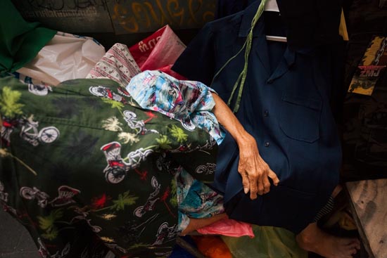 Le bras de Mamie Vêtements / Thaïlande (2020)