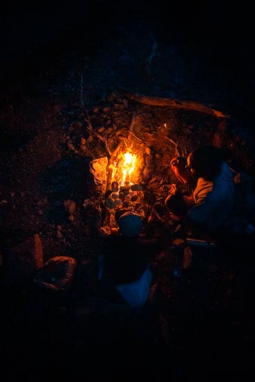 Du feu dans la rivière, la nuit / France (2022)