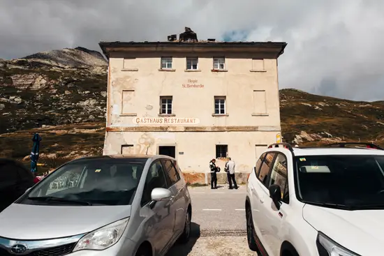 San Bernardino Pass, Hospiz St. Bernhardin - GASTHAUS RESTAURANT / Suisse (2023)