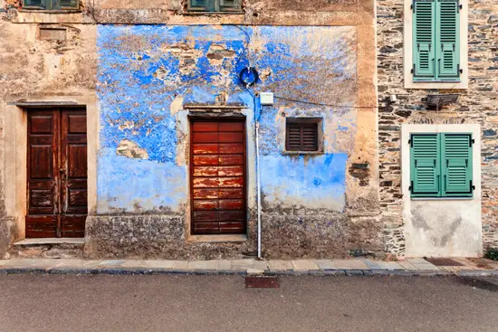 Blue façade / Corse (2023)