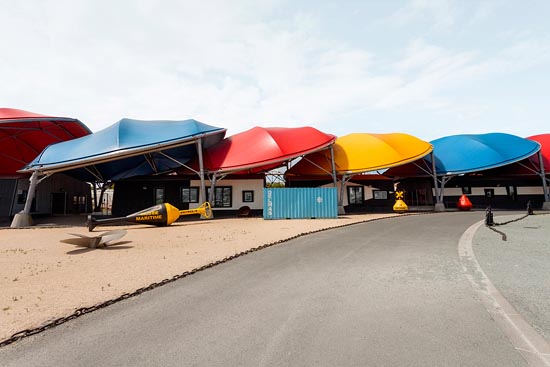 Rouge, bleu, rouge, jaune, bleu, rouge / France (2017)