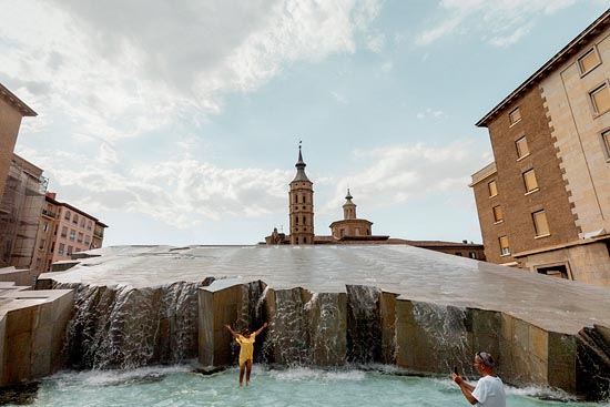 Happy femme à Zaragoza / Espagne (2017)
