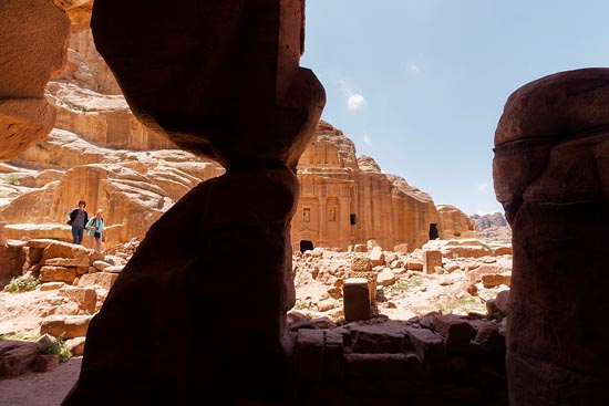 Dans le Triclinium du Tombeau du Soldat Romain / Jordanie (2019)