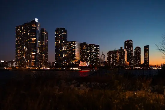 Pepsi-Cola, le soir / New York, USA (2022)