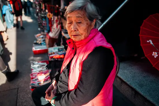 La vieille dame qui a vu le fumeur de cigare / New York, USA (2022)