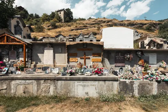 Le cimetière d'Aiguilles / France (2025)