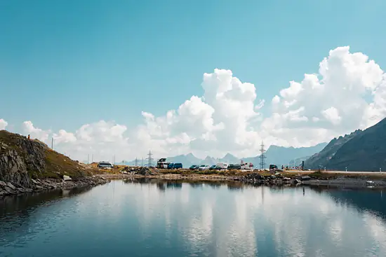 Petit lac au Nufenenpass / Suisse - Été (2026)