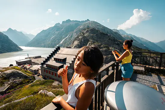 Entre la Kapelle Hospiz et l'Hotel Grimsel Hospiz / Suisse - Été (2026)