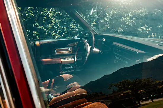 Cadillac Deville, l'intérieur / Suisse - Été (2026)